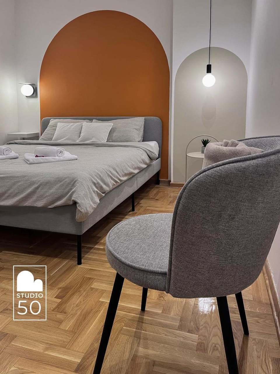 Bed, Seating area, Bedroom