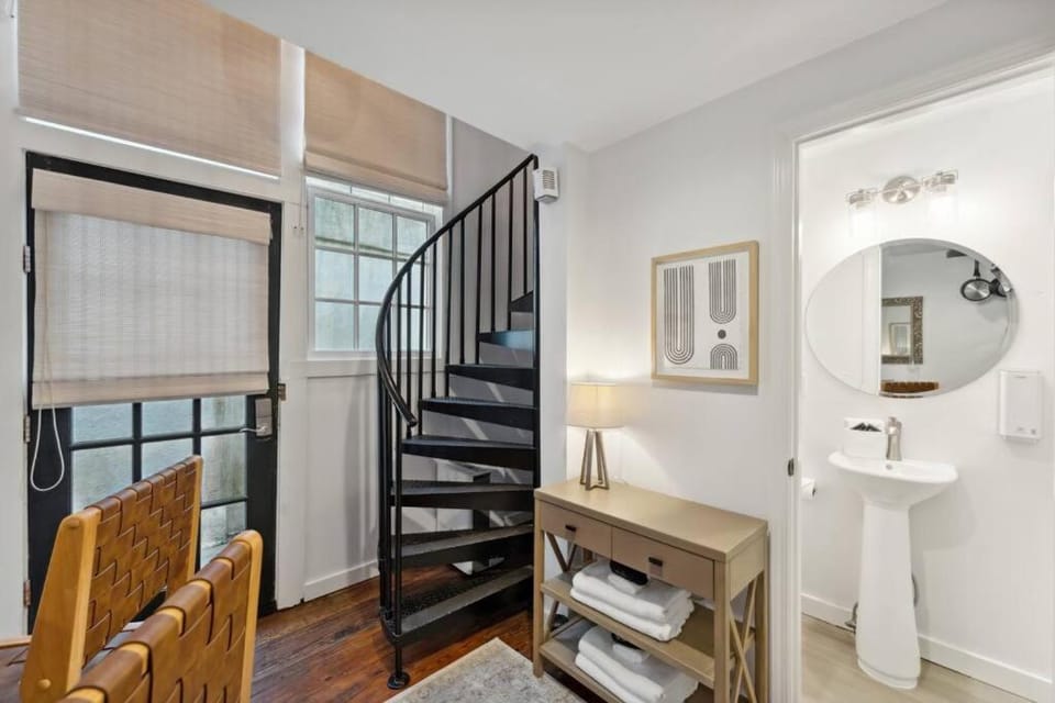 Bathroom, Photo of the whole room