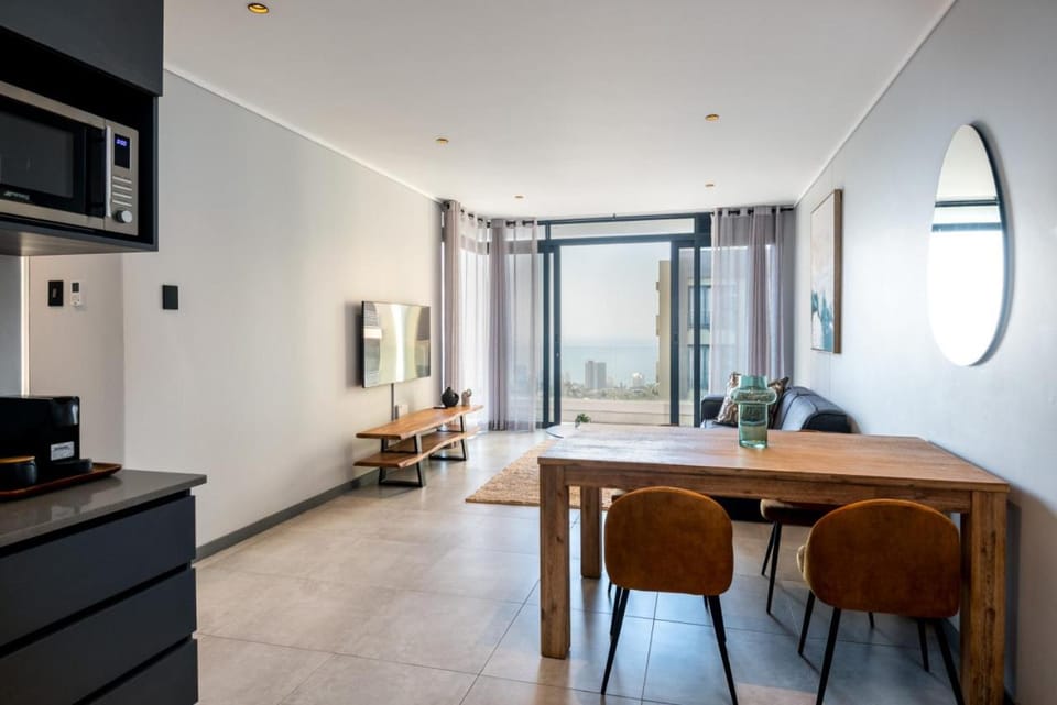 TV and multimedia, Living room, Dining area