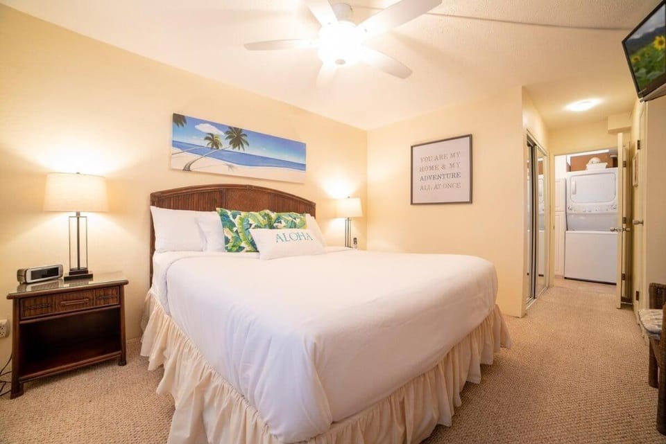 Shores of Maui 109 · SOM 109 Remodeled Condo Across Ocean w Pool House in Kihei