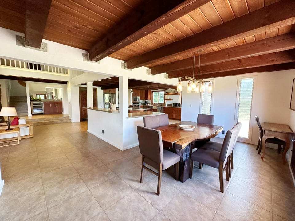 Coral Hale 5br 3ba Luxury Home, AC, Hot Tub and Stunning Views House in Princeville