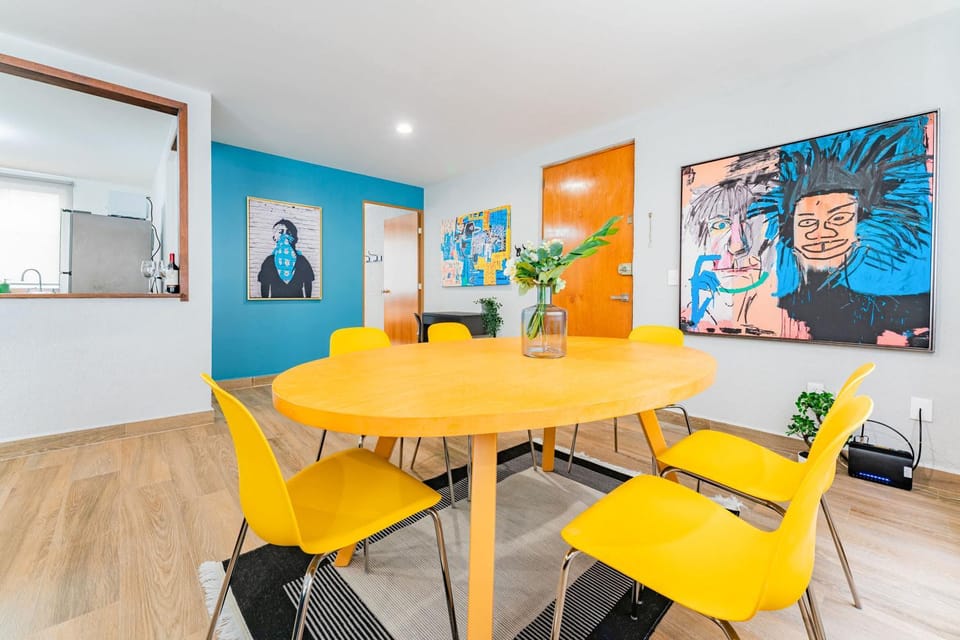 Seating area, Dining area