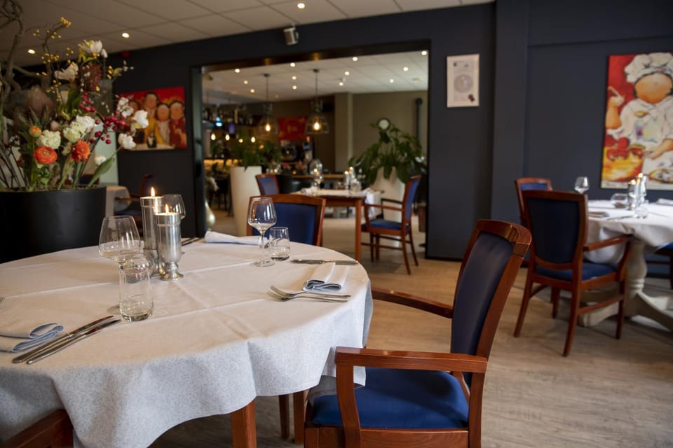 Property building, Restaurant/places to eat
