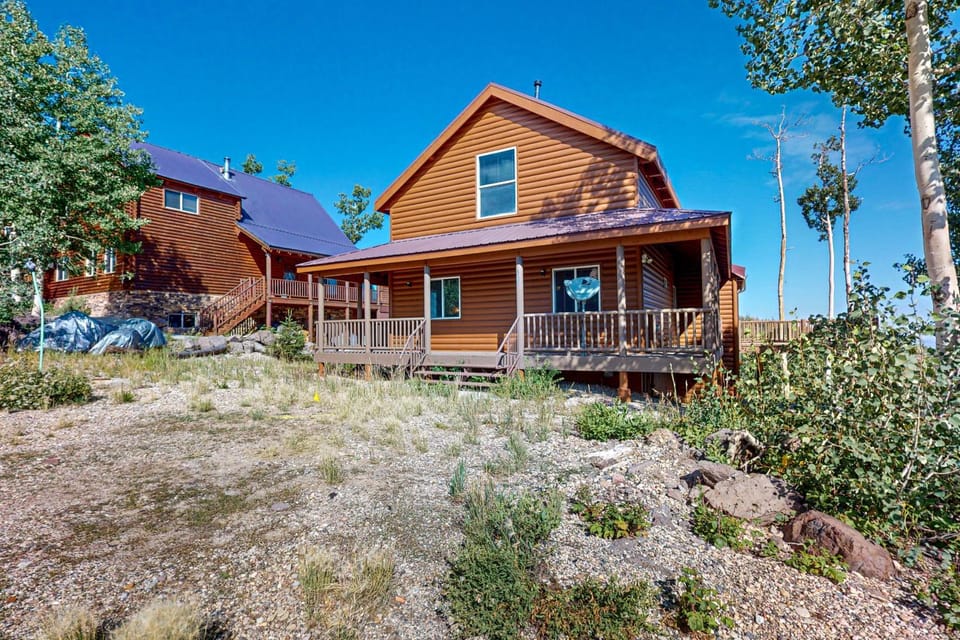 Views, Deck & Games Galore: Brian Head Home House in Brian Head