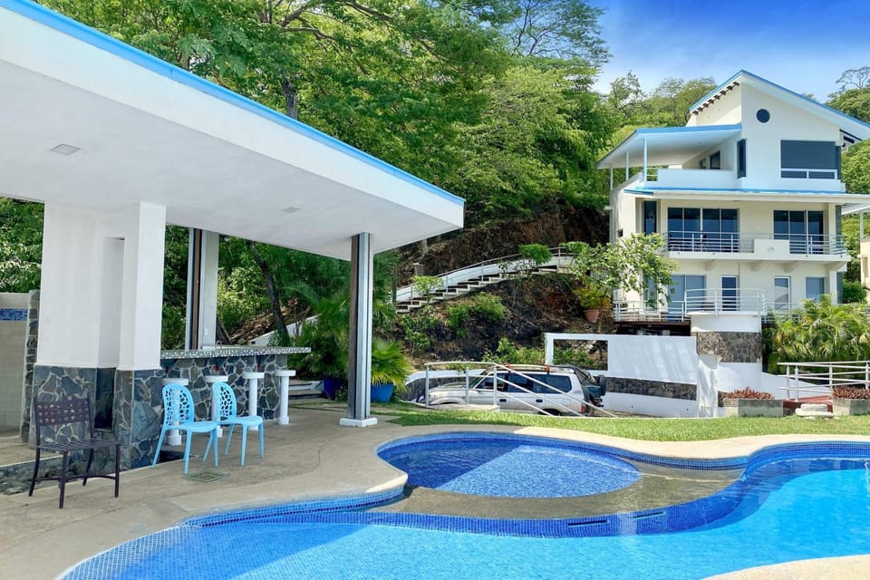 Casa Hola House in Coco