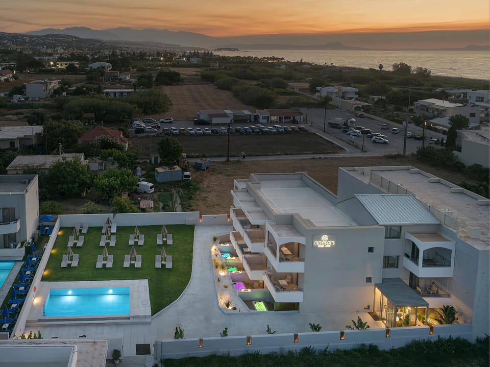 Property building, Swimming pool