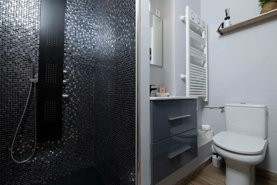 Shower, Toilet, Bathroom
