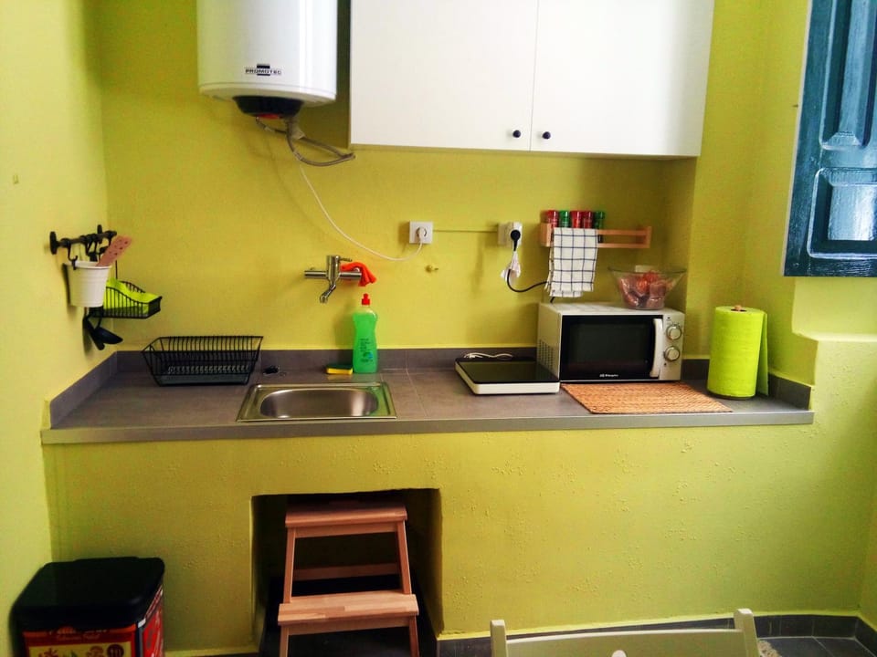 Food and drinks, Communal kitchen