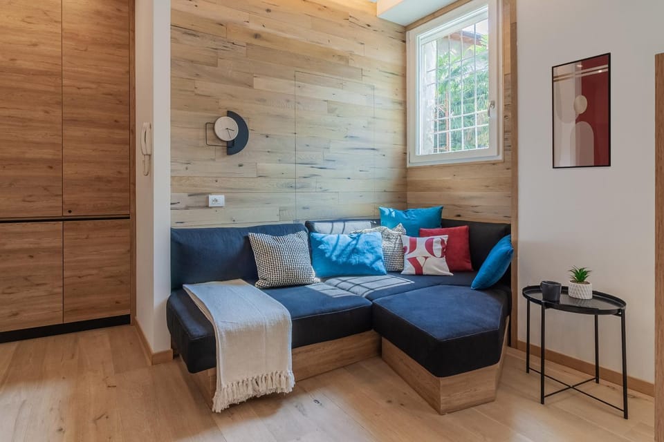 Living room, Seating area, internet, air conditioner