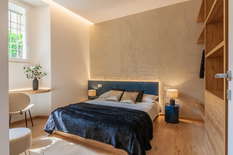 Bed, Photo of the whole room, Seating area, Bedroom, internet, air conditioner