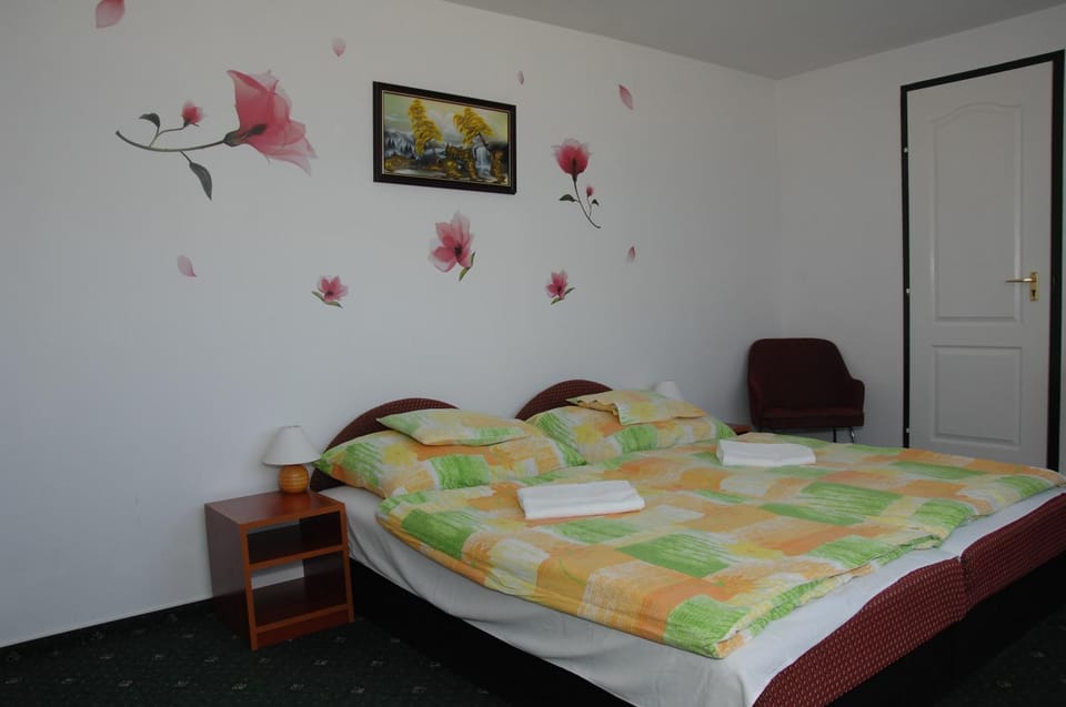 View (from property/room), Photo of the whole room
