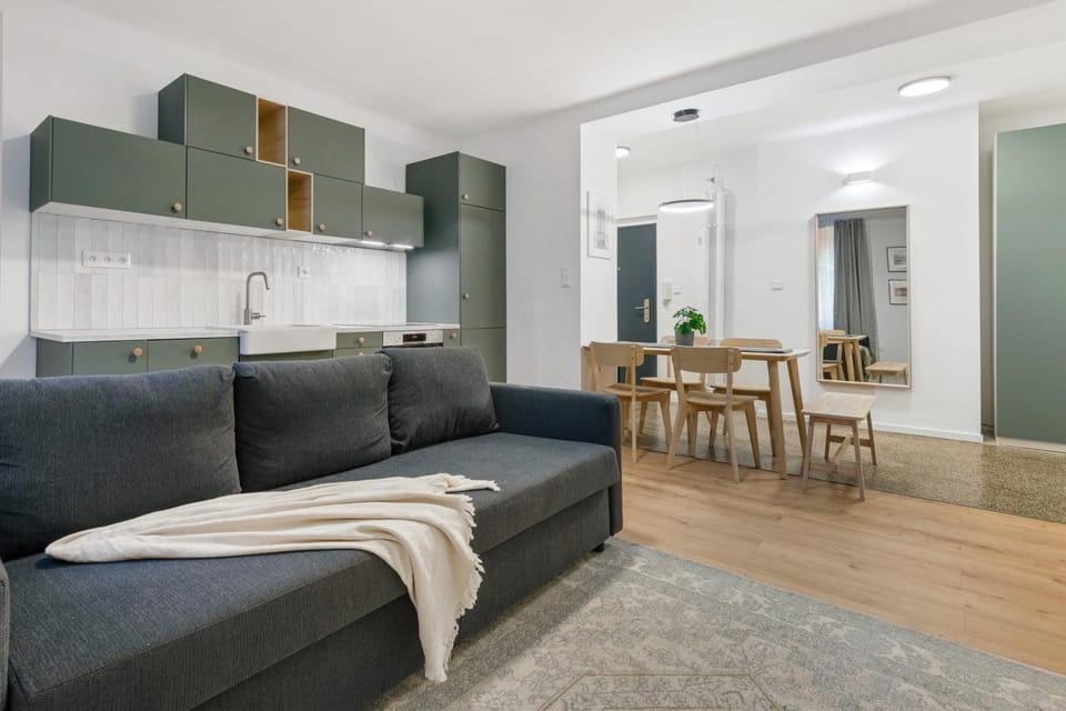 Kitchen or kitchenette, Living room, Seating area, Dining area
