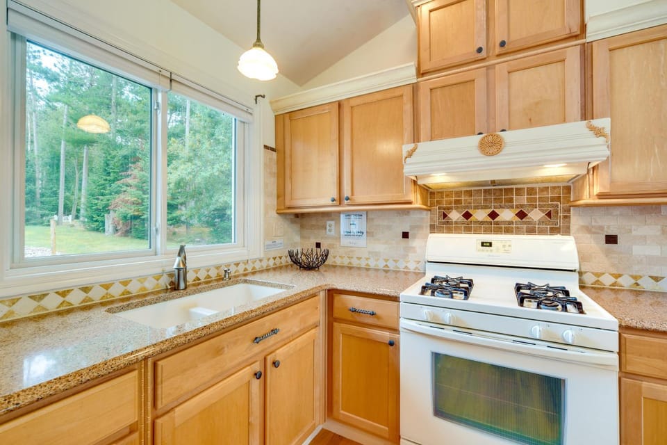 Spacious Lakefront New Auburn Home w/ Sunroom House in Wisconsin
