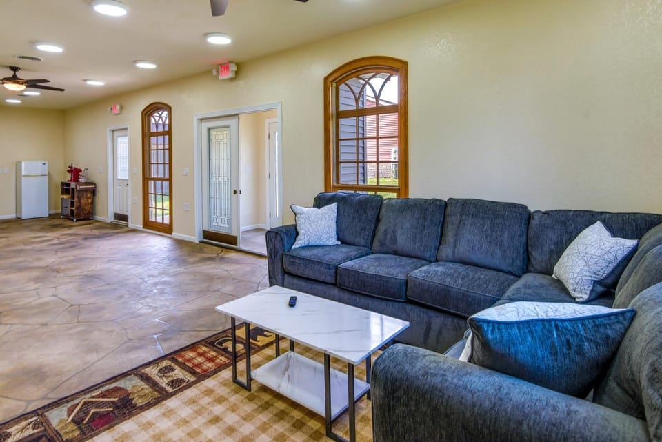 2 Mi to Main St: Newton Guest House Apartment in Iowa