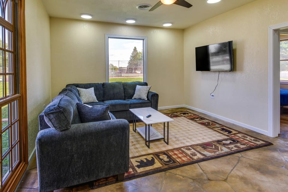 2 Mi to Main St: Newton Guest House Apartment in Iowa