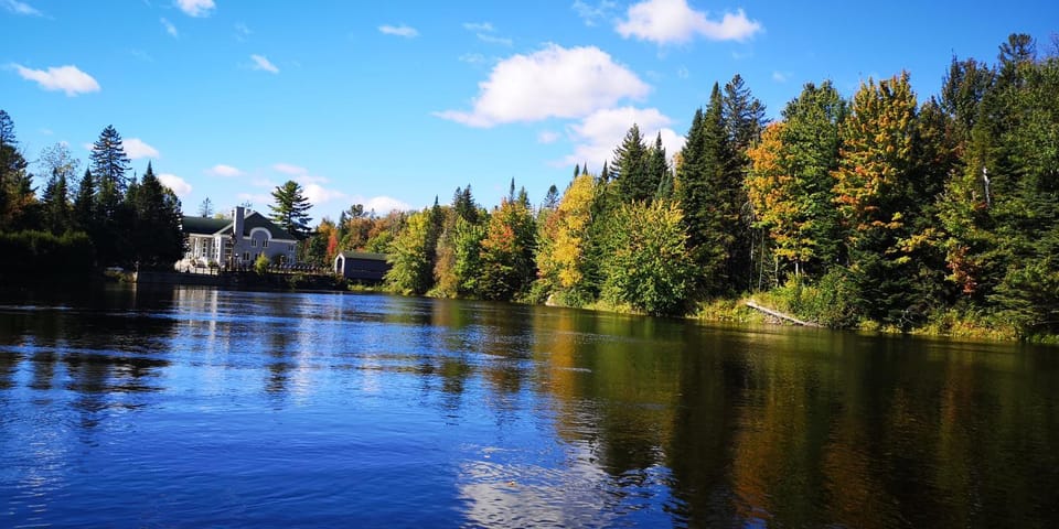 Le Jasmin chalet complet Rivière Kayak Nature Chalet in Saint-Alexis-des-Monts