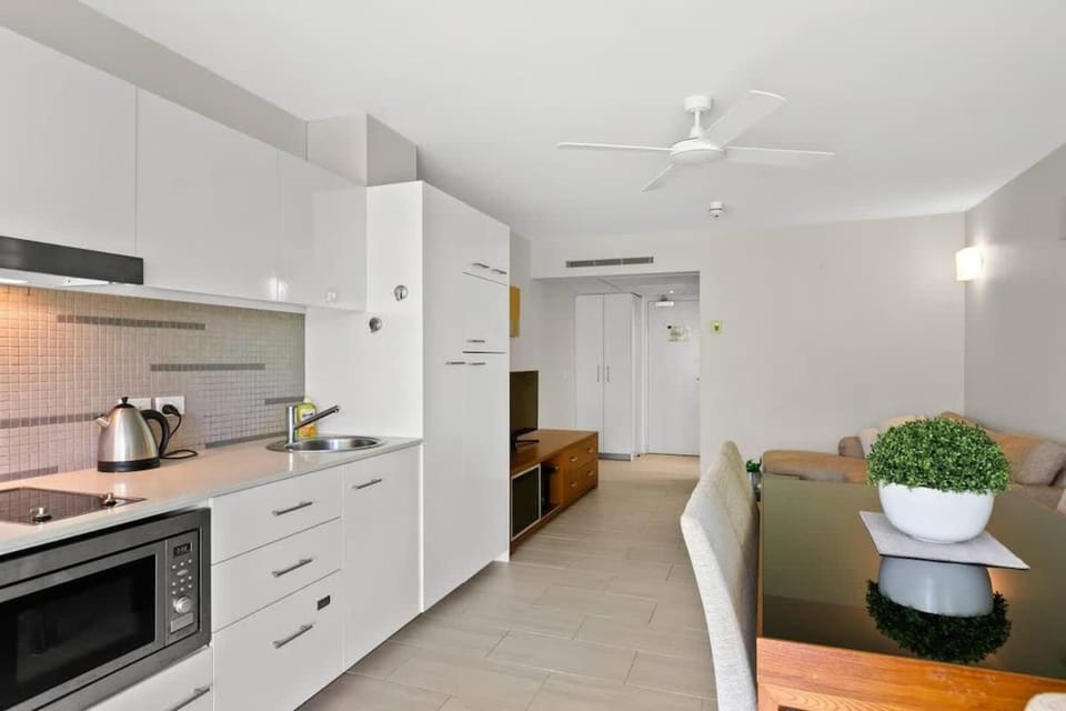 Drift into Paradise - Exceptional Resort Living Apartment in Palm Cove