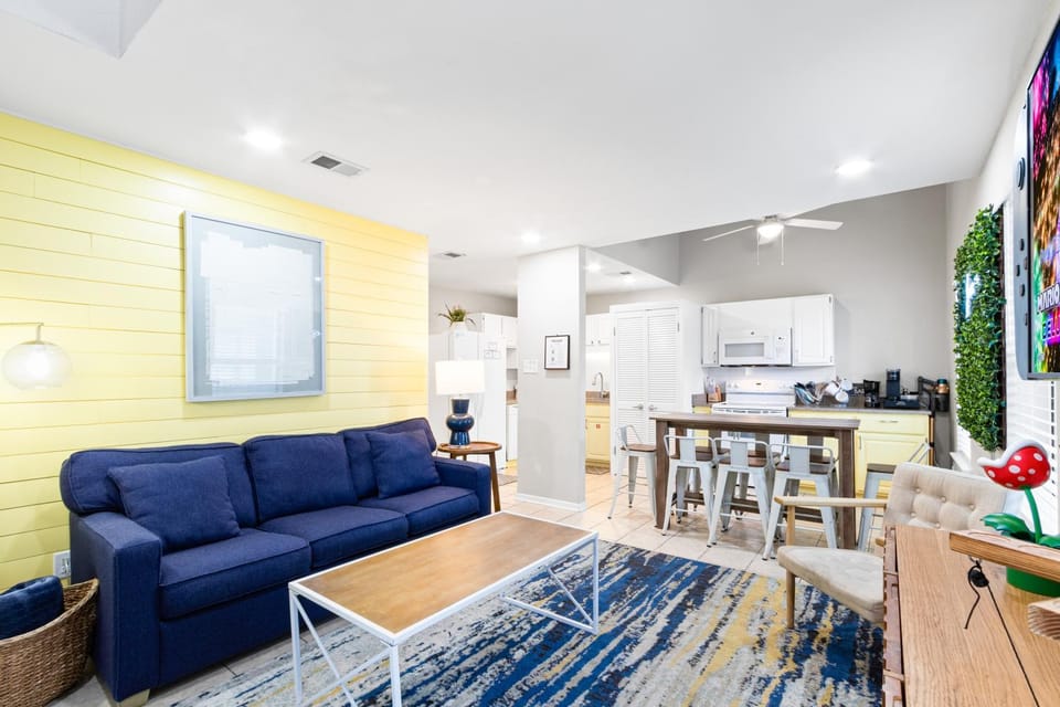 TV and multimedia, Kitchen or kitchenette, Living room, oven, stove