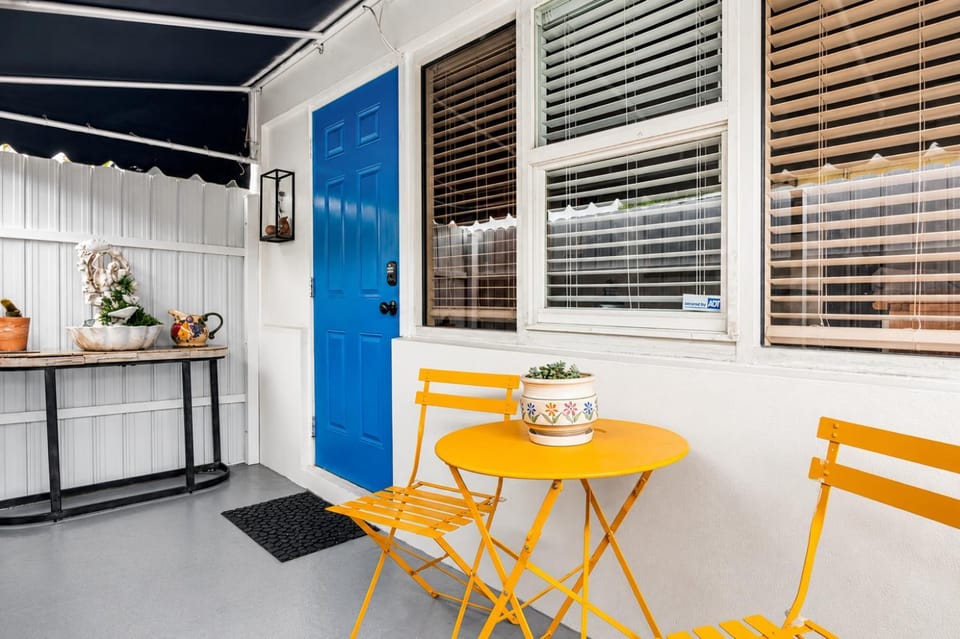 Patio, Dining area