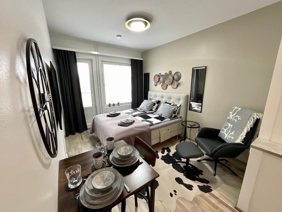 Photo of the whole room, Bedroom