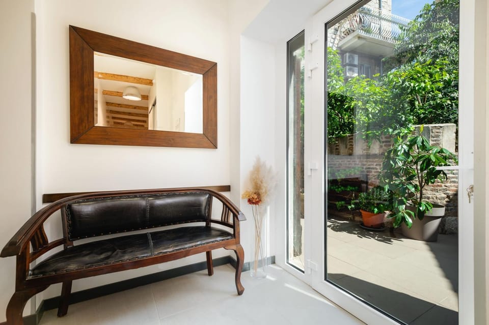 Patio, Day, Garden, Seating area