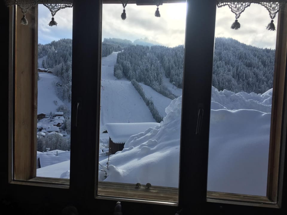 Chalet confortable avec sauna, Wi-Fi et parking privé - FR-1-671-21 Chalet in Les Gets