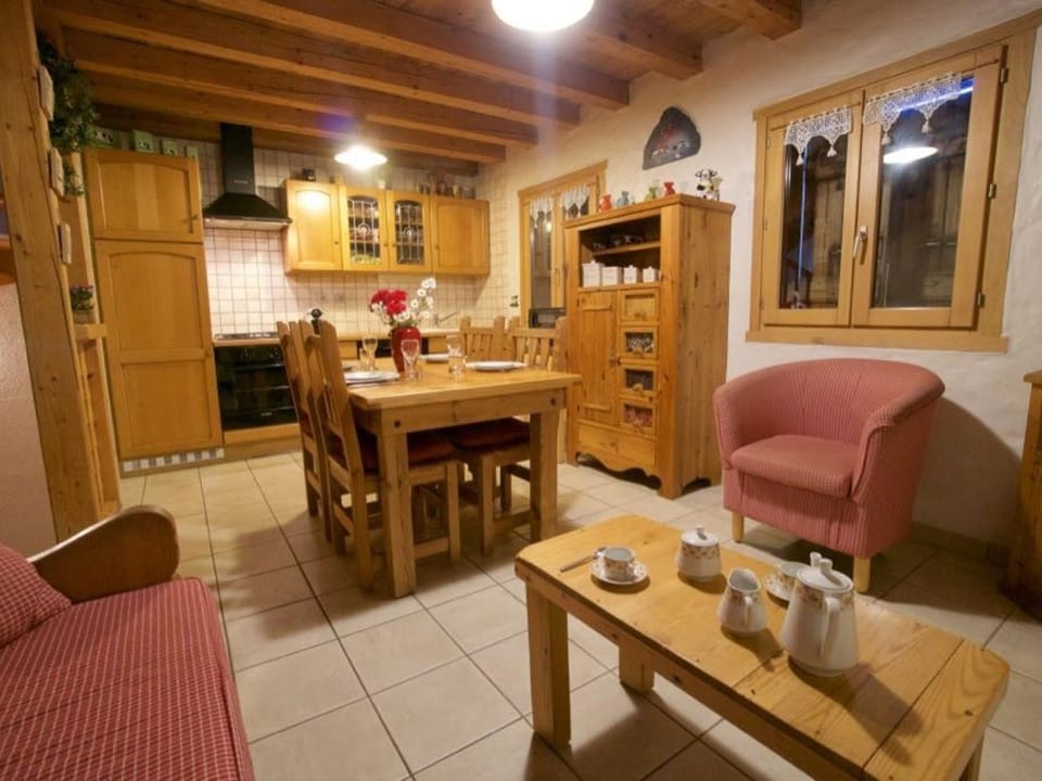 Chalet confortable avec sauna, Wi-Fi et parking privé - FR-1-671-21 Chalet in Les Gets