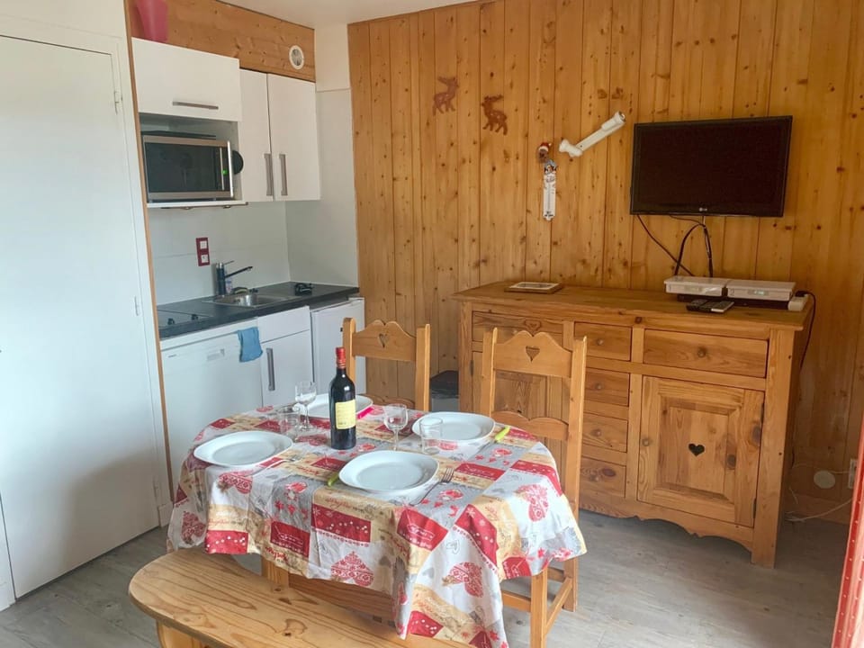 Studio Cosy aux Gets, Parking Inclus, 4 Personnes - FR-1-671-32 Apartment in Les Gets