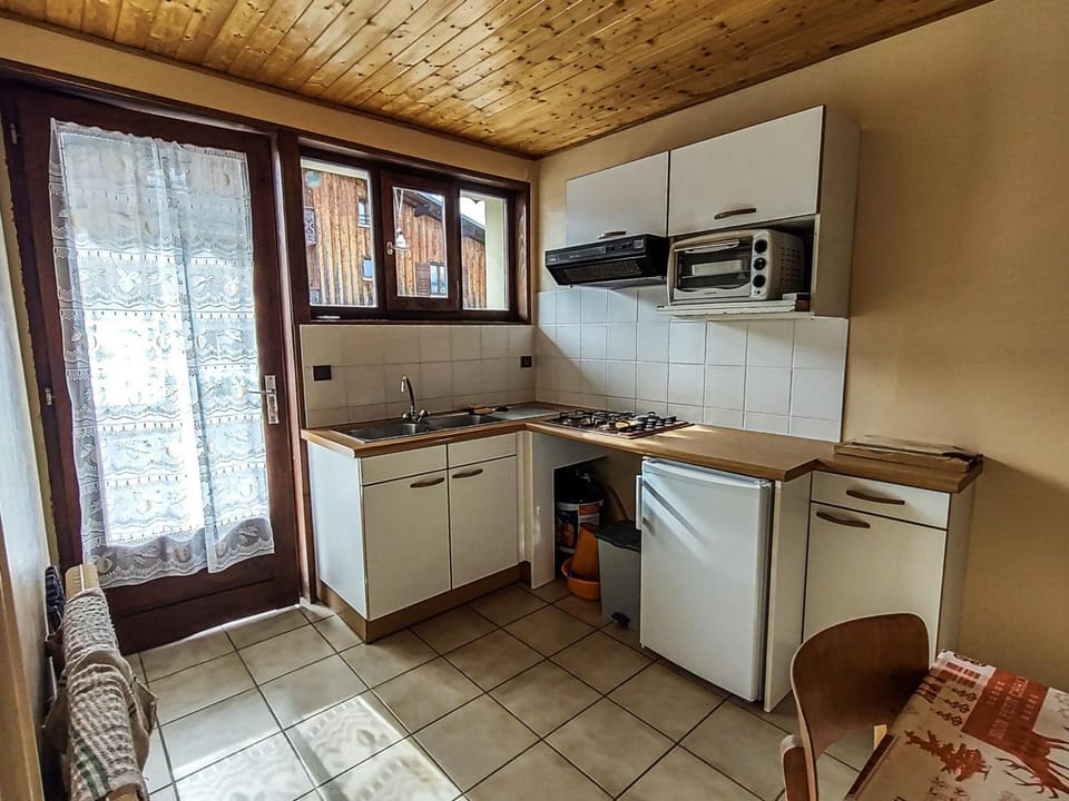Appartement cosy aux Gets - Idéal famille - Proche pistes - Animaux admis - FR-1-671-74 Apartment in Les Gets