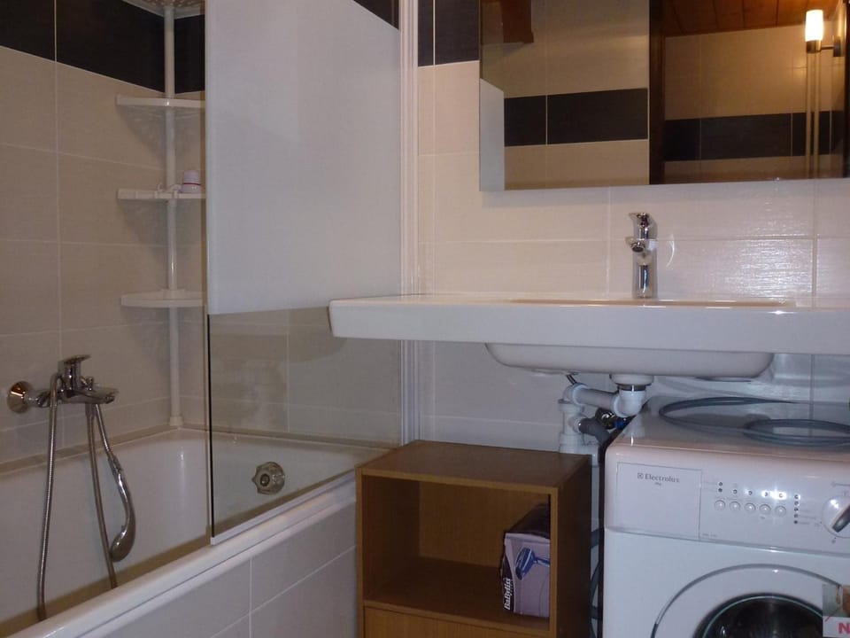 Studio cosy aux Gets, proche des pistes, balcon, Wi-Fi, garage sécurisé, accepte les animaux - FR-1-671-42 Apartment in Les Gets