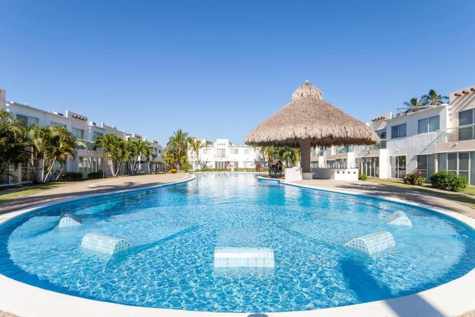 Swimming pool, Swimming pool