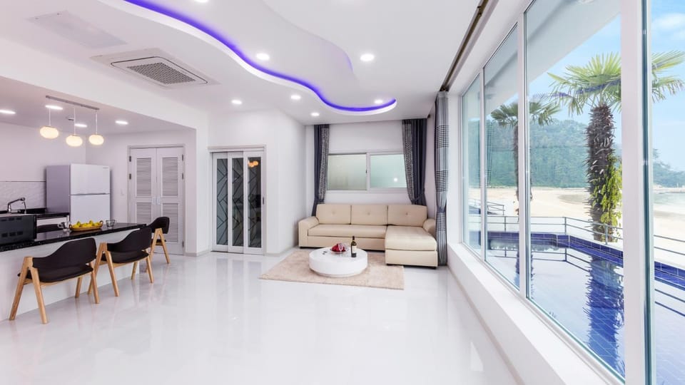 Living room, Swimming pool