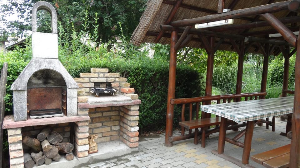 BBQ facilities, Garden, Balcony/Terrace