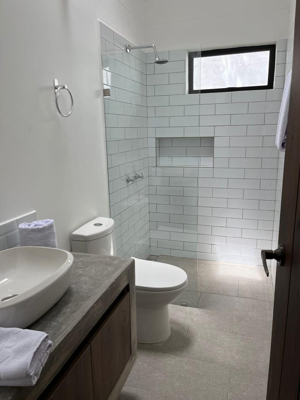 Shower, Toilet, Bathroom, towels