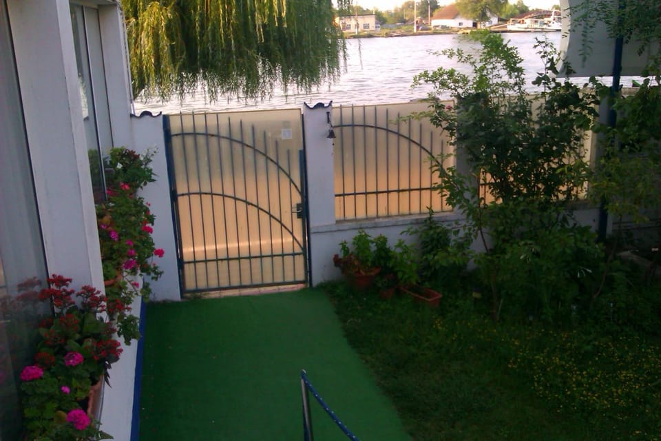 Garden view, River view
