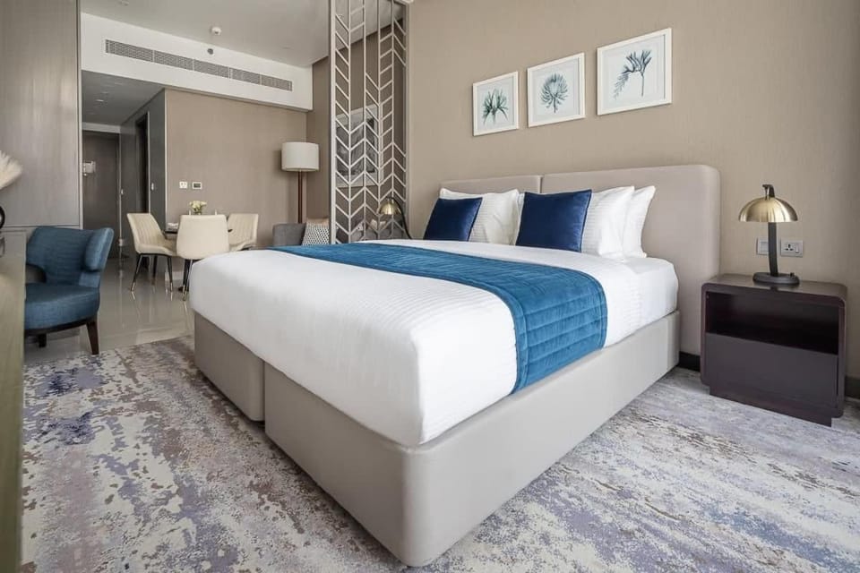 Frank Porter - DAMAC Prive Apartment in Dubai