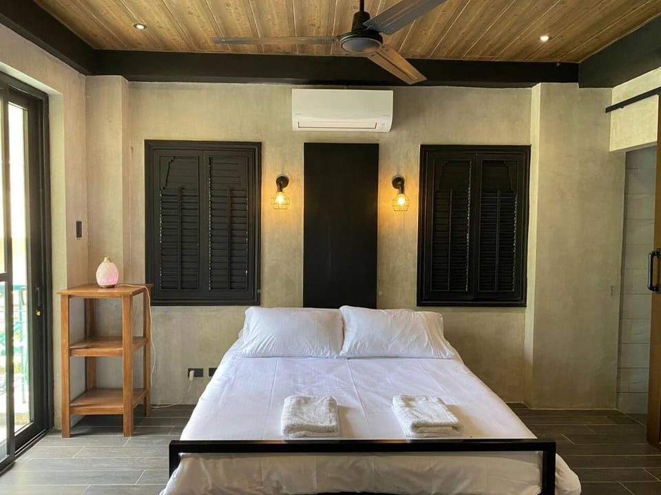Spacious Beachfront Unit at Canyon Cove Nasugbu Apartment in Nasugbu