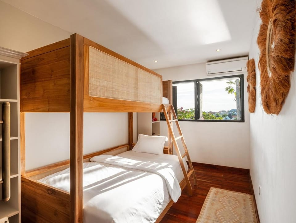 Photo of the whole room, bunk bed, wardrobe