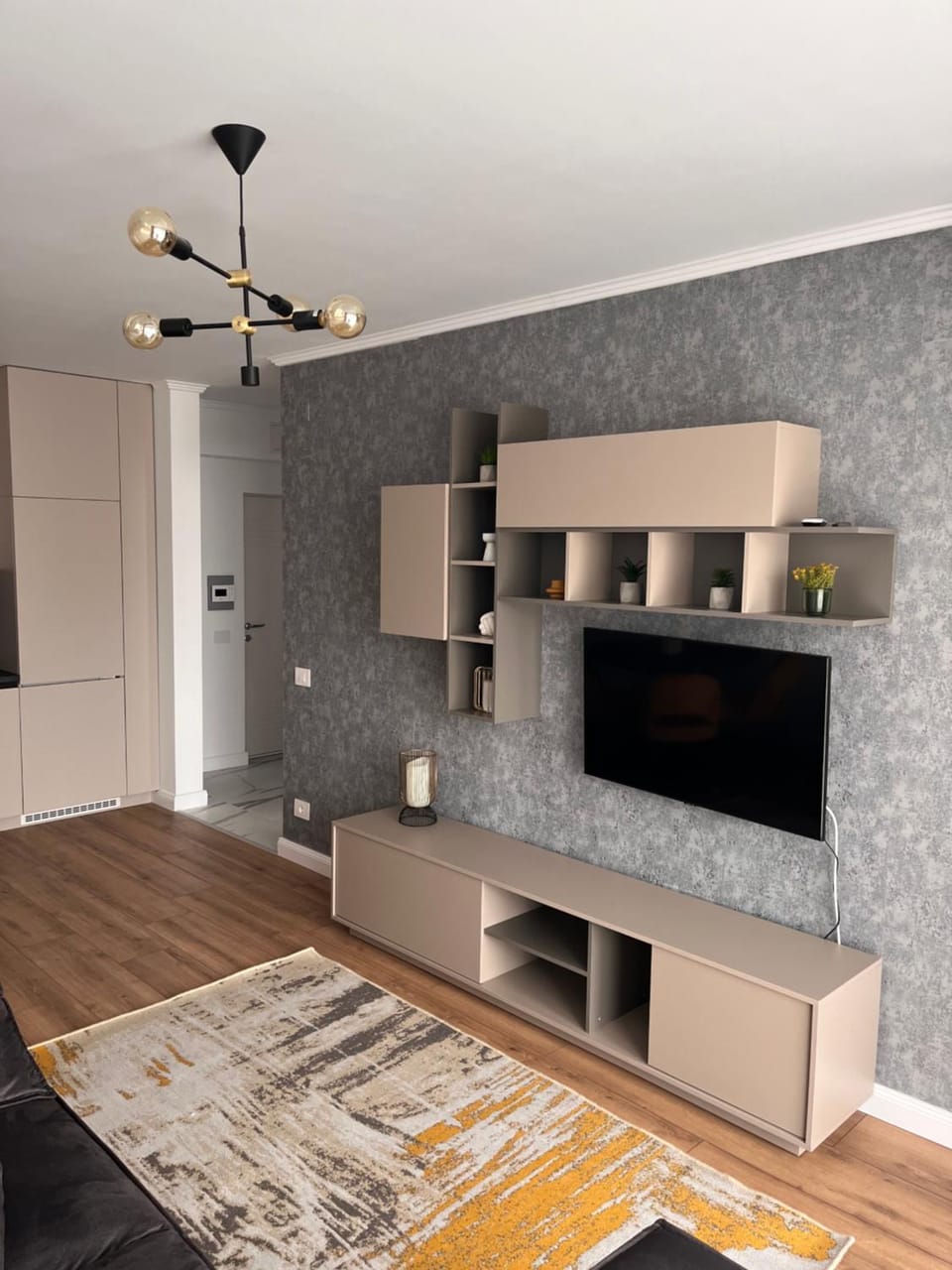 Communal lounge/ TV room, Communal lounge/ TV room, TV and multimedia, Living room, Seating area, Evening entertainment