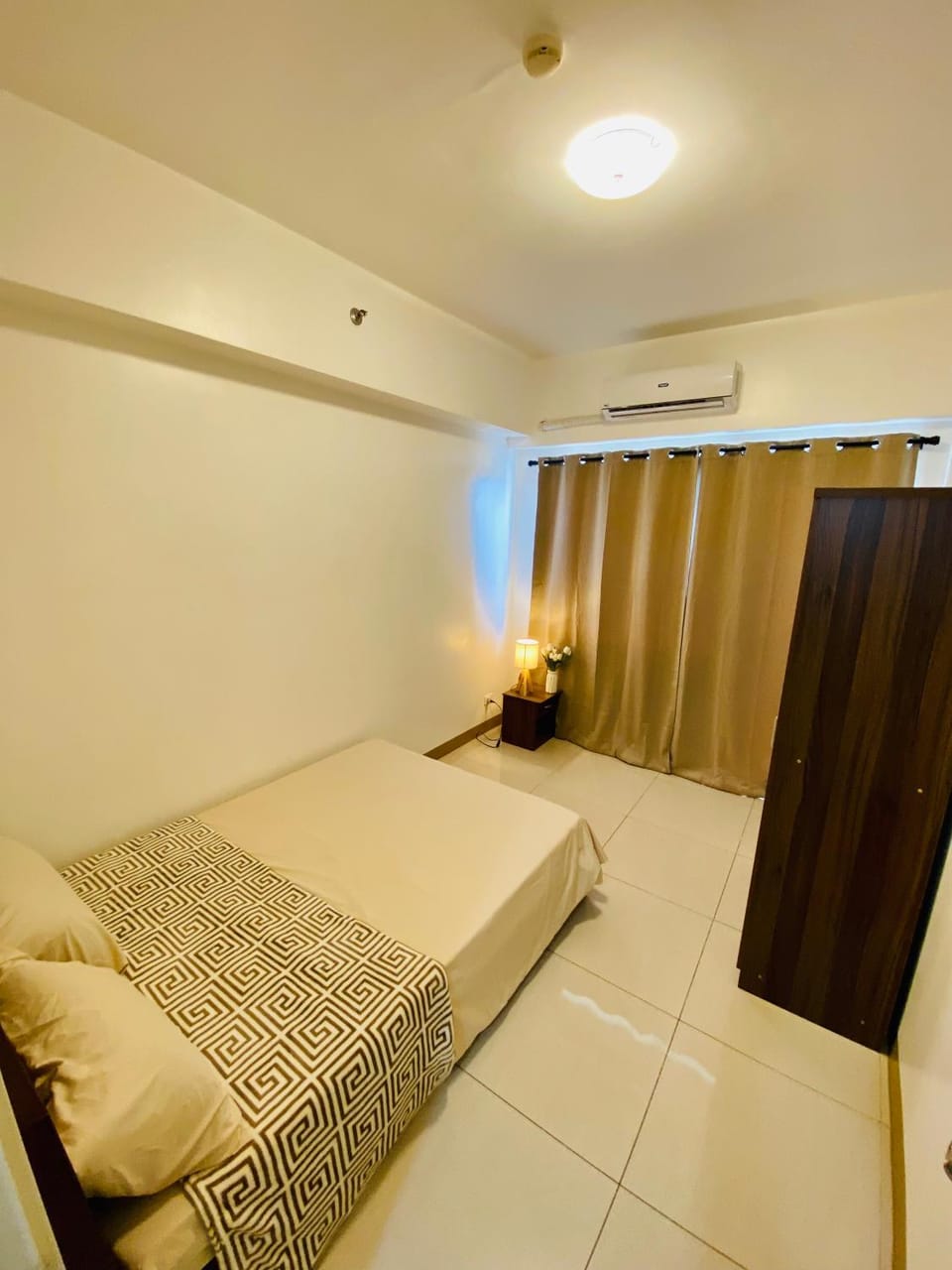 Bed, Photo of the whole room, Bedroom, wardrobe