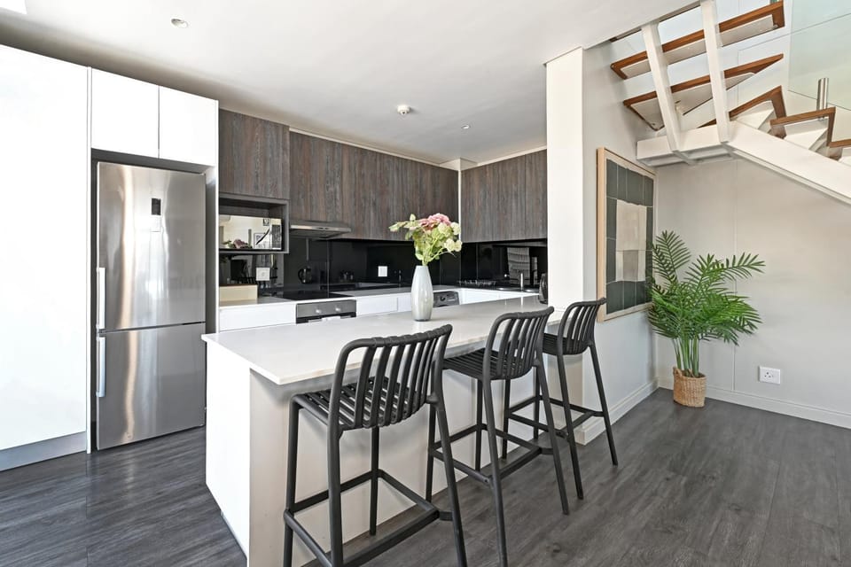 Gigi - Designer PH with 180° views of City, Moutain & Ocean Apartment in Cape Town