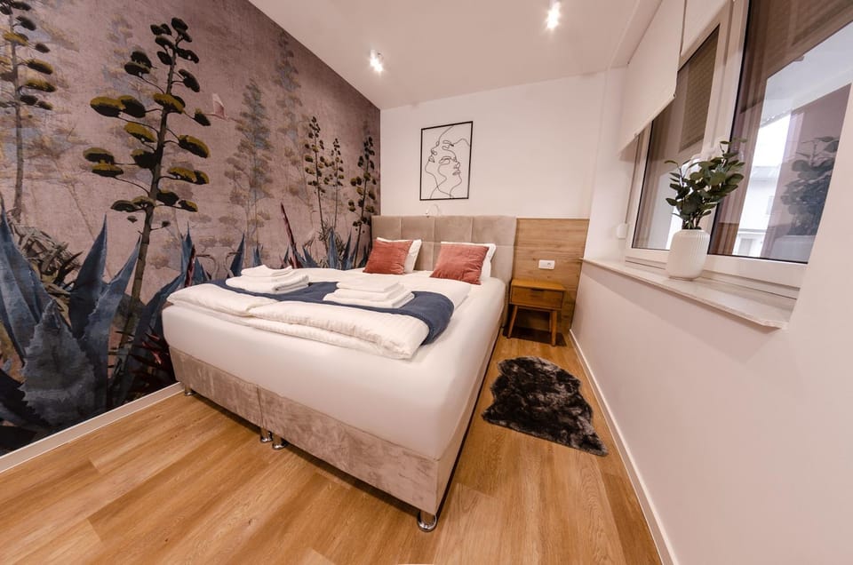 Bed, Bedroom, towels