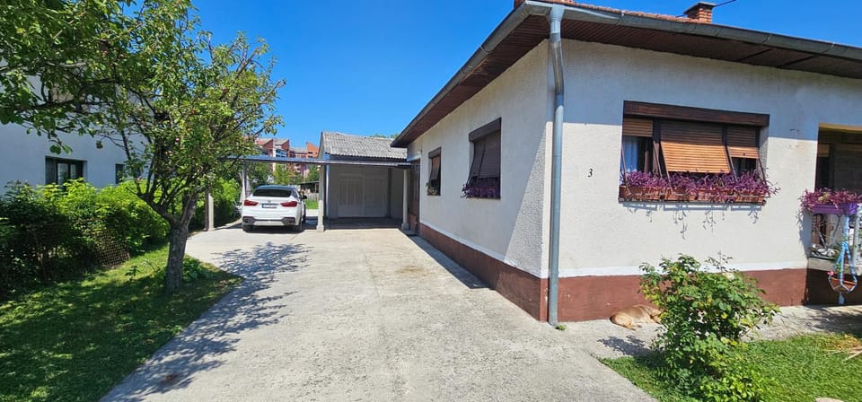 Property building, Street view, Parking