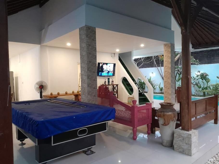 Communal lounge/ TV room