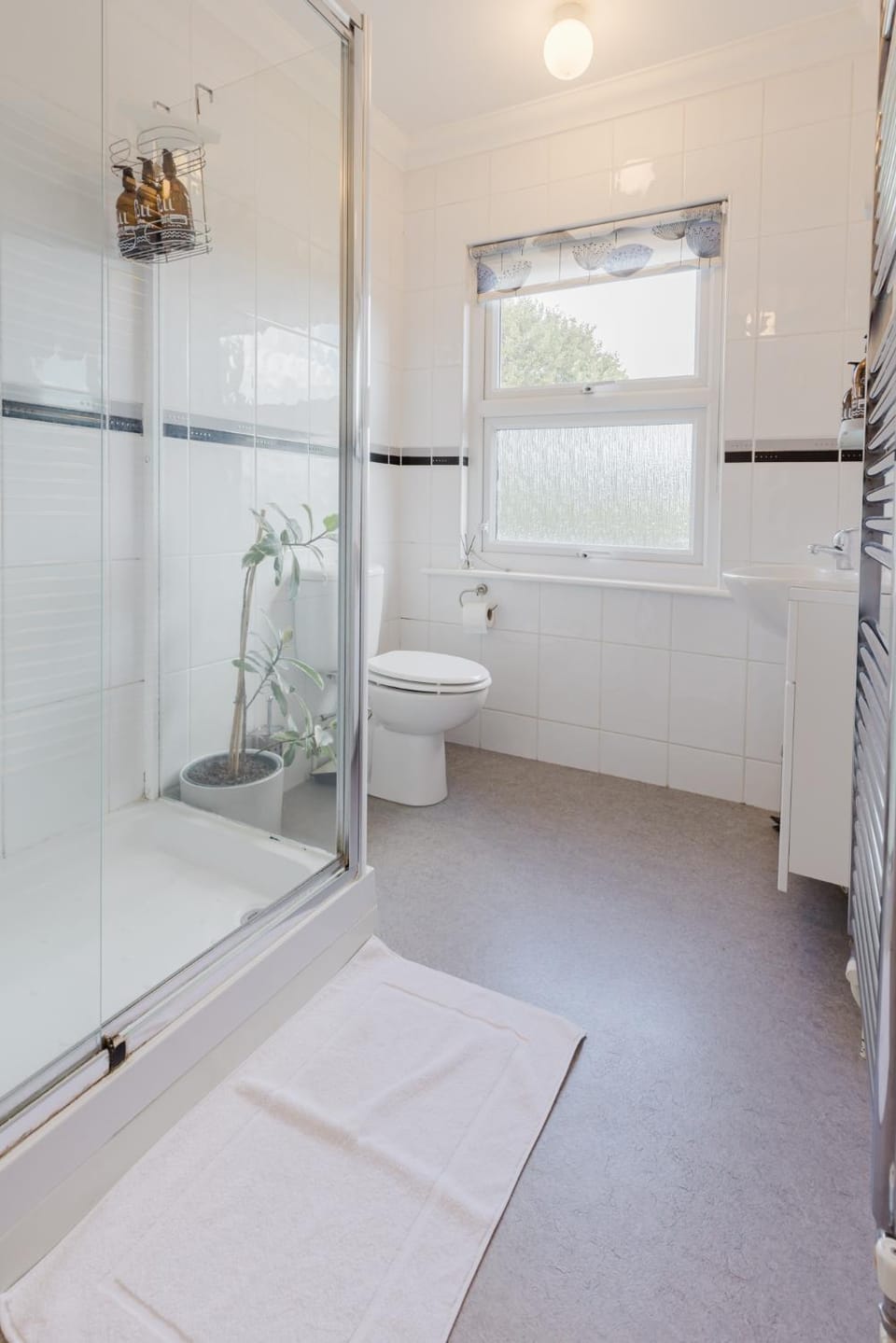 Grace's Guesthouse Room 3 Bed and Breakfast in Aylesbury Vale