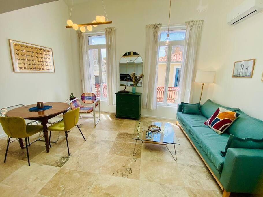 Living room, Dining area