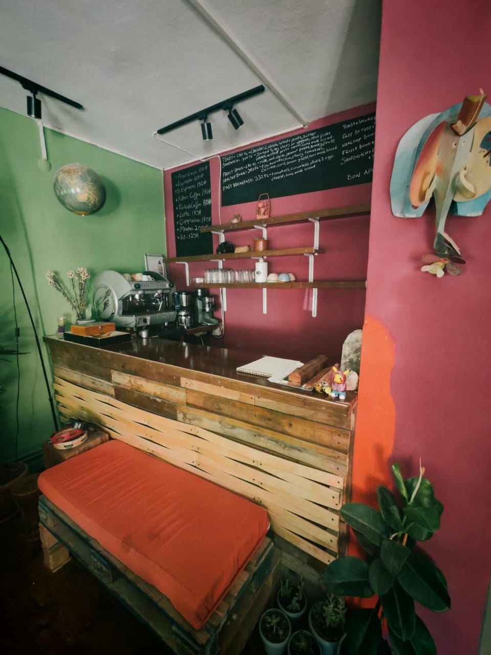 Shantihome Hostel in Izmir