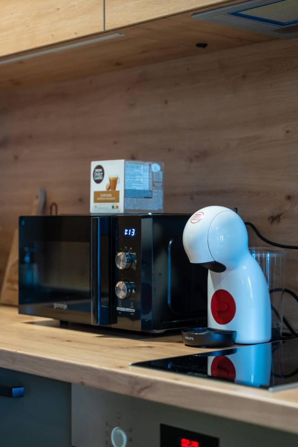 Coffee/tea facilities, microwave