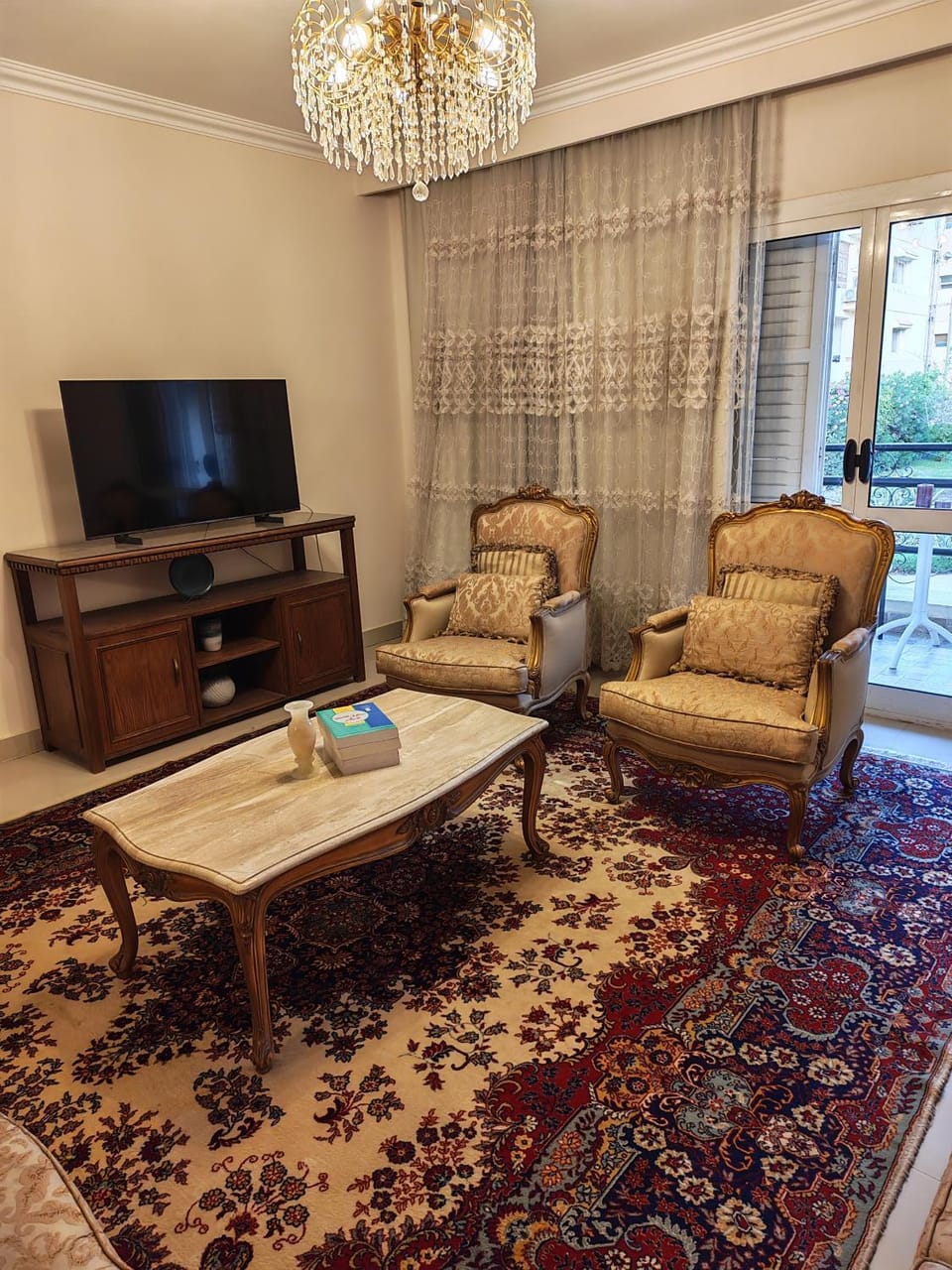 للسيدات Master bedroom for ladies only Sheik Zayed Vacation rental in Egypt