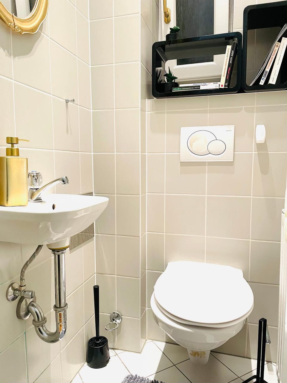 Direct City Center-Privat Rooms-5 Minutes Mariahilferstrasse Vacation rental in Vienna